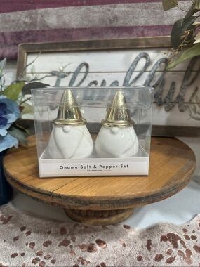 NWT Thirstystone White Gnome Salt & Pepper Set with Gold Hats